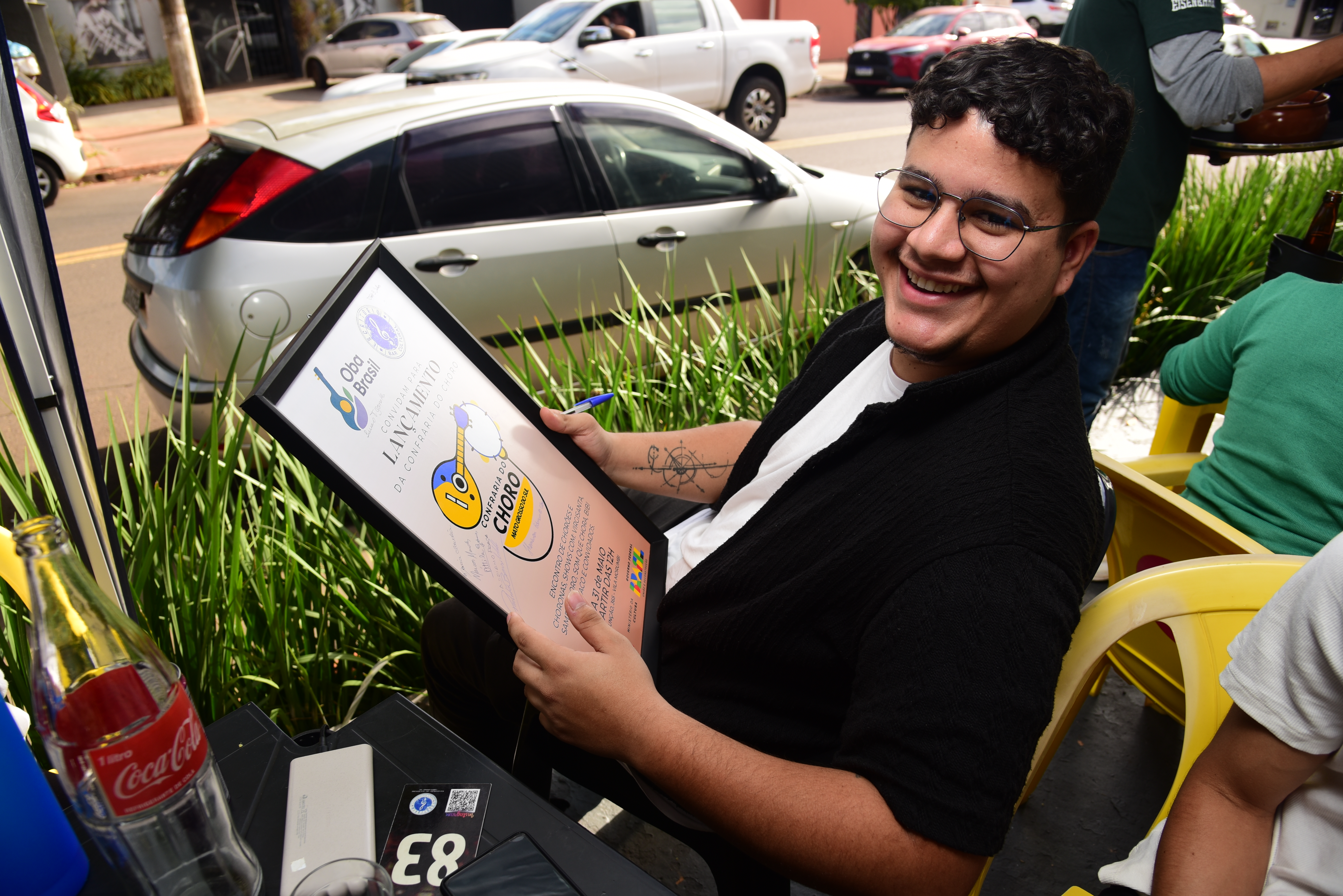 Ilustração lateral esquerda